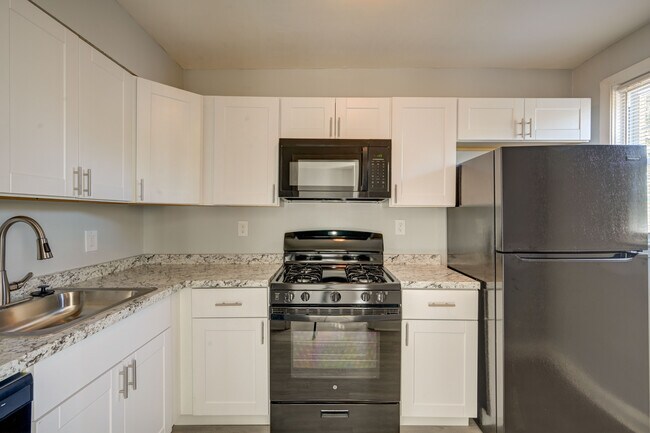 6125 MacBeth Dr in Baltimore, MD - Building Photo - Building Photo