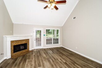 35 Lakewood Cove in Oakland, TN - Building Photo - Building Photo