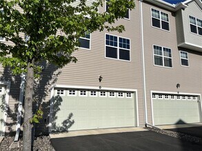 1800 Plymouth Ln in Chanhassen, MN - Building Photo - Building Photo