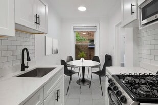 The Onyx on Sheridan in Chicago, IL - Building Photo