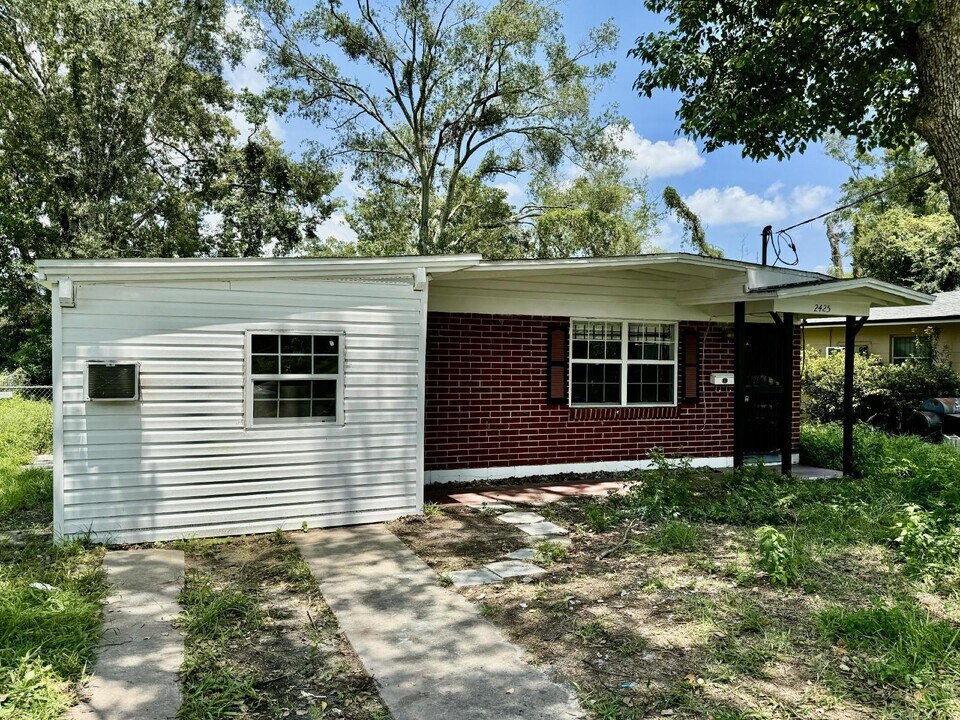 2425 W 28th St in Jacksonville, FL - Building Photo