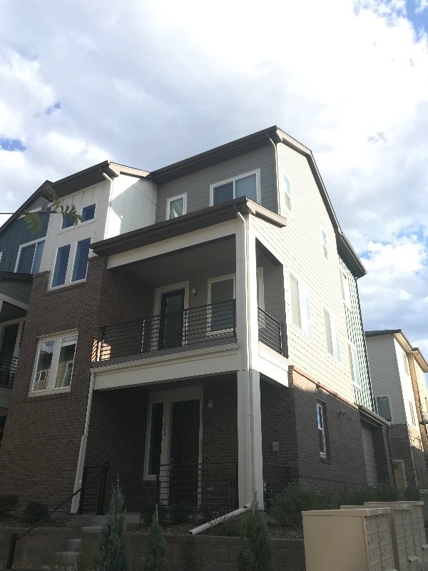 property at 664 E Hinsdale Ave