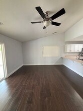 12319 Ruby River Dr in Bakersfield, CA - Building Photo - Building Photo