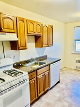 74 Croton Ave in Ossining, NY - Foto de edificio - Building Photo