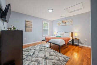 109 Flora St in Providence, RI - Building Photo - Building Photo