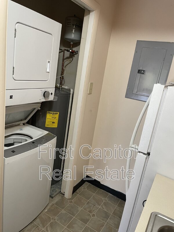 property at 40 Glenview Dr