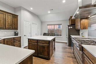 9602 Windy Hollow Dr in Irving, TX - Building Photo - Building Photo
