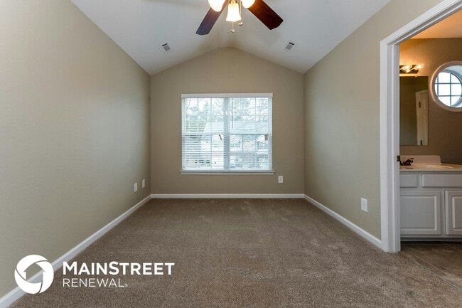 320 Brookview Dr in Riverdale, GA - Building Photo - Building Photo