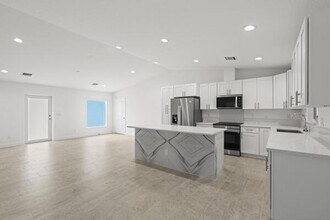 5911 Seagrape Dr in Fort Pierce, FL - Building Photo - Building Photo