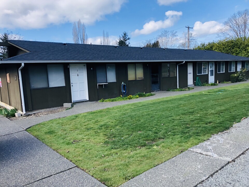 The 161 Apartments in Spanaway, WA - Building Photo