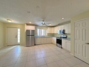 2130 SE Wild Meadow Cir in Port St. Lucie, FL - Building Photo - Building Photo