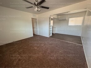 1706 Cecil Brunner Dr in Bakersfield, CA - Foto de edificio - Building Photo