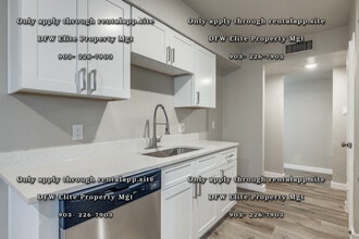 1417 Kitty Hawk Dr in Arlington, TX - Building Photo - Building Photo