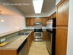 39224 Guardino Dr in Fremont, CA - Building Photo - Building Photo