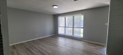 4226 Walnut Hills Dr in Corpus Christi, TX - Building Photo - Building Photo