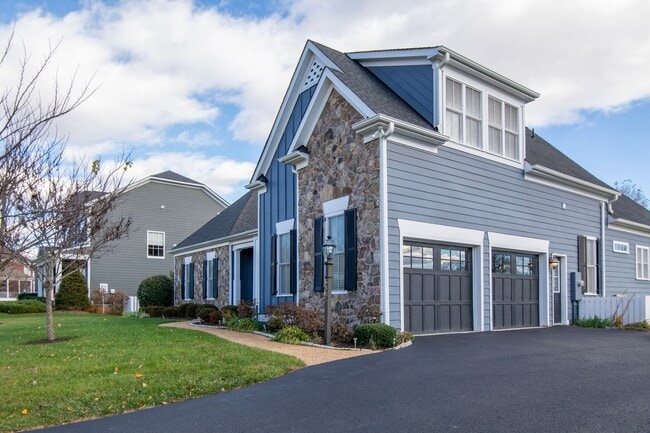 6883 Birmingham Dr in Crozet, VA - Building Photo - Building Photo