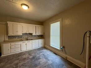 1445 S Hydraulic Ave in Wichita, KS - Building Photo - Building Photo