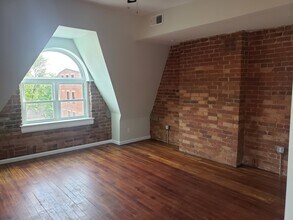 836 York St, Unit 3rd Fl in Cincinnati, OH - Foto de edificio - Building Photo