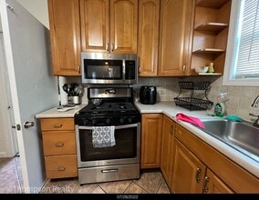 253 Spring St in Medford, MA - Building Photo - Building Photo