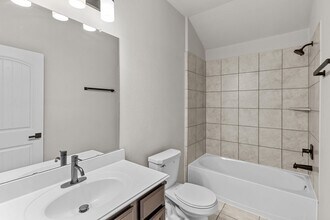 2218 Levant Ln in Mont Belvieu, TX - Building Photo - Building Photo