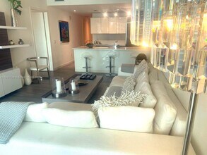 1100S S Miami Ave in Miami, FL - Foto de edificio - Building Photo