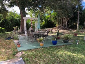 922 Courting Ln in Ft. Myers, FL - Building Photo - Building Photo