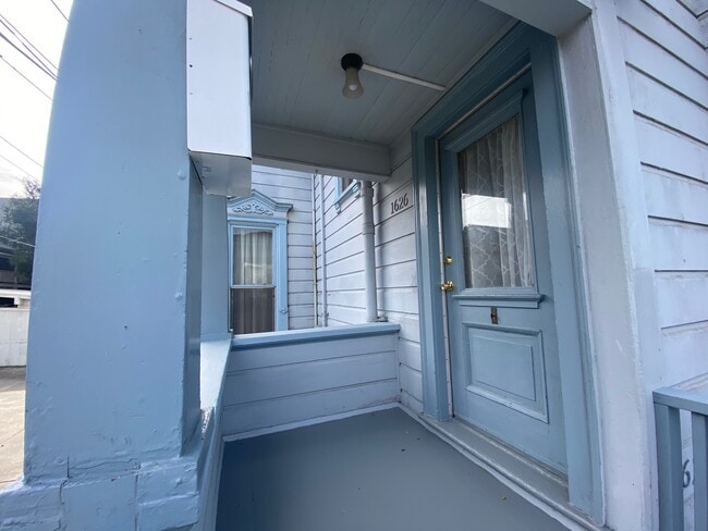 1626 Santa Clara Ave, Unit 1626 in Alameda, CA - Building Photo - Building Photo