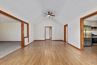 21815 8 Mile Rd in Stanwood, MI - Foto de edificio - Building Photo