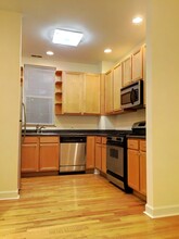 1532 W Thomas St, Unit 1F in Chicago, IL - Building Photo - Building Photo
