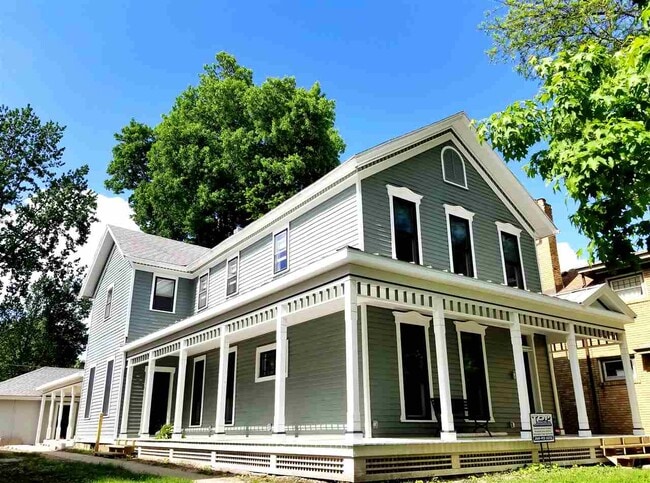 property at 1020 W Wayne St