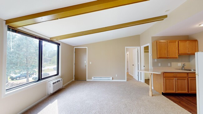 3030 Commercial Ave, Unit 3034-6 in Madison, WI - Building Photo - Building Photo