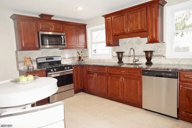 421 New York Ave in Elizabeth, NJ - Building Photo - Building Photo