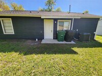 8747 Josie St photo'