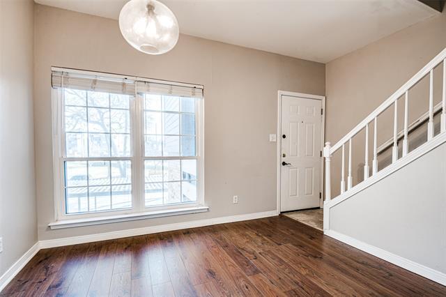 9801 Royal Ln in Dallas, TX - Foto de edificio - Building Photo