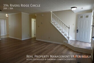 394 Rivers Ridge Cir in Newport News, VA - Foto de edificio - Building Photo