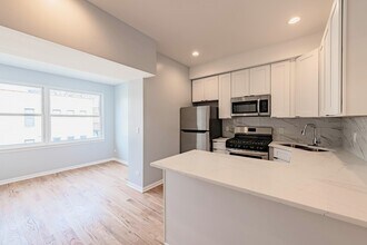 1022 W Ainslie St in Chicago, IL - Building Photo - Building Photo