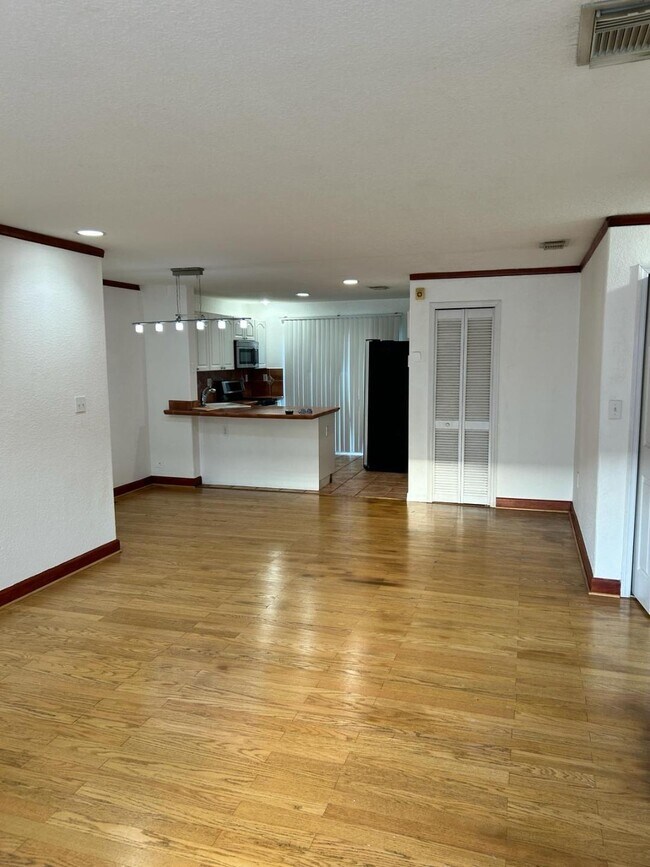5725 NW 109th Ave, Unit 0 in Doral, FL - Building Photo - Building Photo
