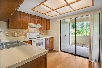 135 Woodlake Wynde in Oldsmar, FL - Foto de edificio - Building Photo