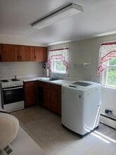 116 Abbott Dr in Halesite, NY - Building Photo - Building Photo