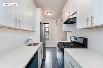 61-09 39th Avenue H6 in Queens, NY - Building Photo - Building Photo