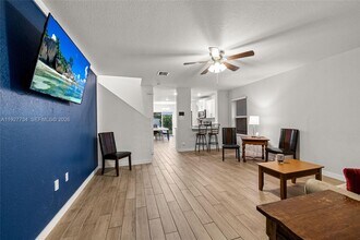 525 NE 6th Pl in Florida City, FL - Building Photo - Building Photo