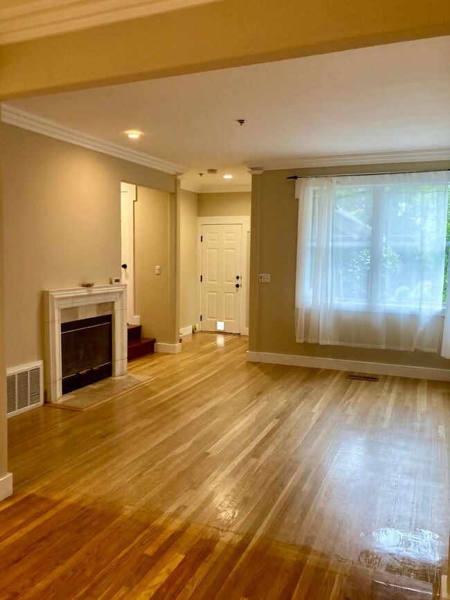 3954 Canon Ave in Oakland, CA - Foto de edificio - Building Photo