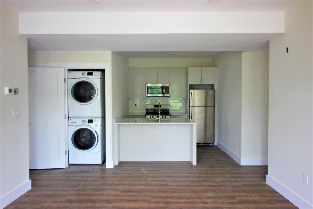 843 Columbia Rd, Unit 3 in Boston, MA - Building Photo