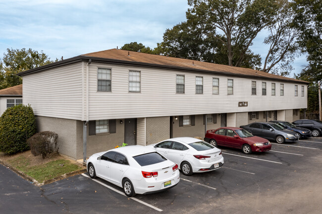 Vines at Cedar Creek Townhomes in Bessemer, AL - Building Photo - Building Photo