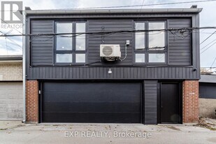 581 Crawford St in Toronto, ON - Building Photo