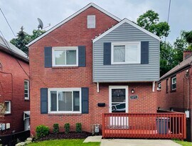 3271 Waltham Ave in Pittsburgh, PA - Building Photo