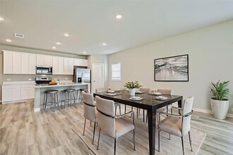4625 Goodsprings Ln in Heartland, TX - Building Photo - Building Photo