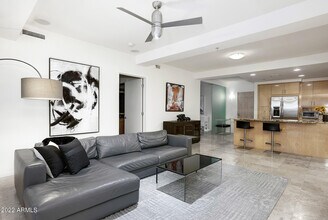 7117 E Rancho Vista Dr in Scottsdale, AZ - Building Photo - Building Photo