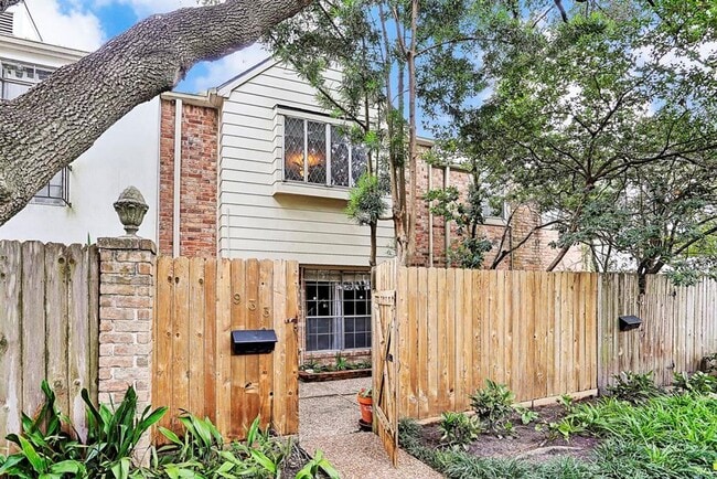 property at 933 Wax Myrtle Ln