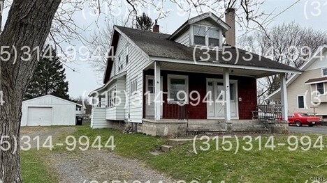 211 Russell Ave, Unit second floor in Liverpool, NY - Foto de edificio